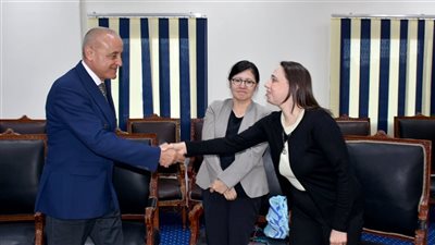 محافظ الأقصر يبحث تعزيز التعاون التكنولوجي مع وفد جايكا بمكتبة مصر العامة