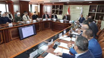 بحث الموقف المالي والتنفيذي لمشروعات الخطة الاستثمارية ببني سويف