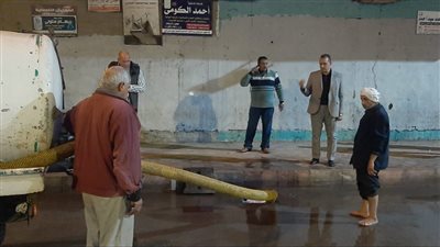 محافظ البحيرة: انتشار موسع لجميع المعدات والأطقم لرفع تراكمات وتجمعات مياه الأمطار