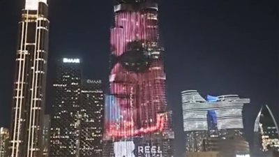 برج خليفة يتزين بصورة منى زكي احتفالًا بعرض فيلم الست إخراج مروان حامد