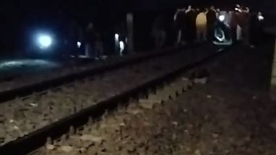 قطار طنطا ـ القاهرة يصدم شخصًا ويستأنف رحلته بعد توقف نصف ساعة