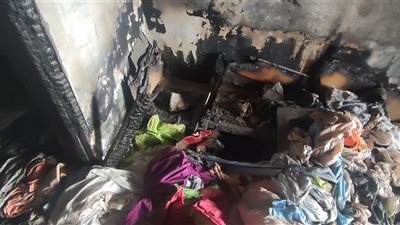 بقينا على الحديدة.. أسرة من 7 أفراد تناشد محافظ سوهاج المساعدة بعد حريق شقتهم بقرية الحريدية