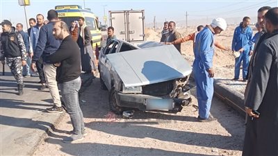 إصابة 3 أشخاص إثر حادث تصادم سيارتين في أسيوط