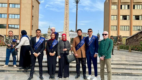 جانب من زيارة طلاب