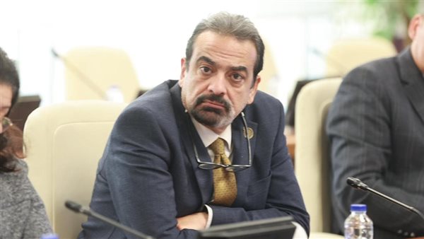 الدكتور حسام عبد