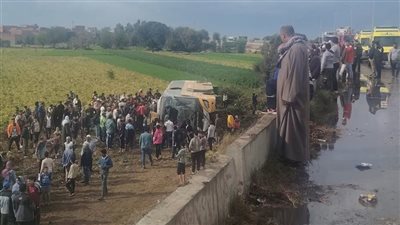 بسبب الأمطار.. مصرع شخص وإصابة 3 آخرين في انقلاب أتوبيس رحلات بطريق دفرة – كفر الزيات بالغربية