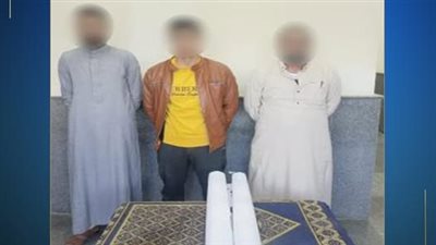 خالفوا ضوابط الوطنية للانتخابات.. ضبط 3 أشخاص لمحاولتهم وضع لافتة لأحد المرشحين بالبحيرة 