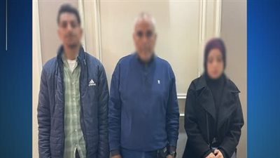 القبض على شخصين وسيدة لتوزيعهم كروت دعائية على الناخبين لصالح مرشح بالمنيا 