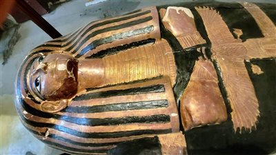 الحفاظ على أصالة الأثر.. المتحف المصري بالتحرير ينشر لقطات من ترميم تابوت يويا الخارجي | صور 