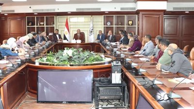 بحث سبل تذليل العقبات أمام أهالي بني سويف بشأن ملف التصالح 