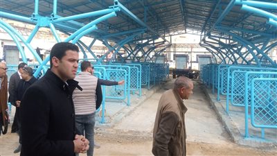 نائب محافظ مطروح يتفقد أعمال تطوير السوق العمومي