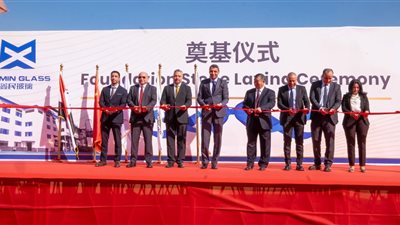 باستثمارات 70 مليون دولار.. وضع حجر الأساس لمصنع للزجاج بمنطقة السخنة الاقتصادية