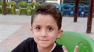 ملناش حد في الدنيا.. والدة صغير مريض بضمور العضلات تستغيث لعلاجه: محتاج 13 مليون جنيه وحساباته قربت تتقفل