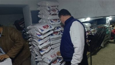 ضبط 244 علبة سجائر و150 كجم مكرونة مجهولة المصدر في بنها