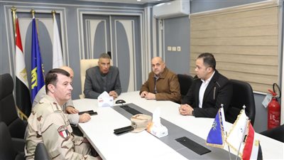 محافظ أسوان يتابع إغلاق صناديق الاقتراع داخل 152 لجنة انتخابية فى ختام اليوم الأول لإعادة انتخابات النواب