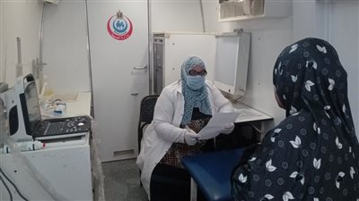 تقديم 1060 خدمة مجانية خلال قافلة صحية بقرية بني هارون في بني سويف