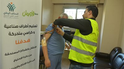 التضامن: تسليم 5 أجهزة تعويضية وكراسي متحركة لغير القادرين بسوهاج