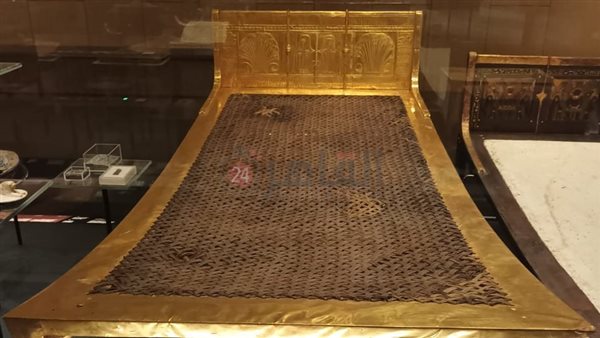 سرير توت عنخ آمون