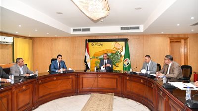 محافظ الفيوم يشدد على تسريع ملفات تقنين أراضي الدولة والتصالح واتخاذ إجراءات رادعة ضد المتقاعسين