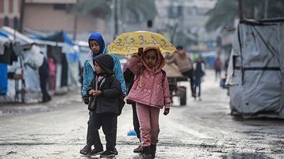  التفاصيل الكاملة لـ منخفض بيرون القطبي.. تسبب في غرق 53 ألف خيمة بغزة