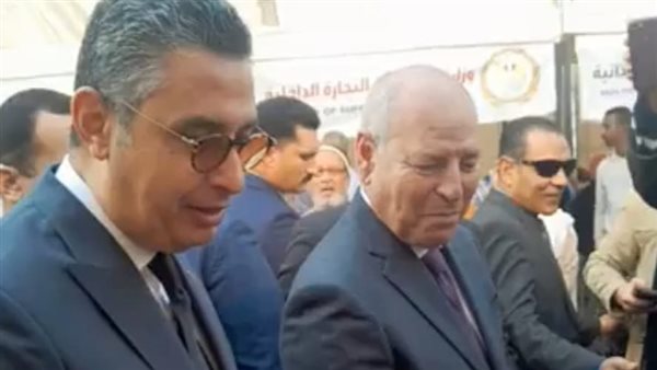 وزير التموين 