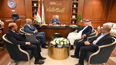 محافظ جنوب سيناء يناقش مع نواب مجلس الشيوخ أولويات المرحلة المقبلة بالمحافظة