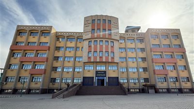 رئيس جامعة سوهاج يعلن بدء التشغيل التجريبي لمستشفى طب وجراحة الفم والأسنان