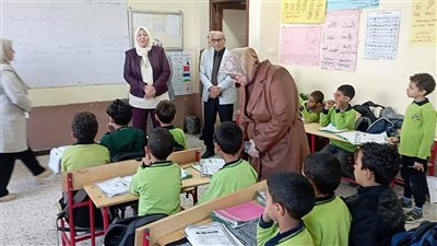 رئيس الإدارة المركزية للتعليم العام تتابع انتظام العملية التعليمية بمدارس بني سويف