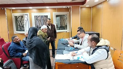 نائب محافظ الأقصر يبحث شكاوى المواطنين في اليوم المفتوح ويوجه بسرعة حلها