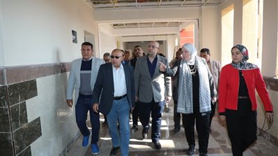 محافظ بني سويف يتفقد إنشاء المدرسة الدولية الحكومية للغات