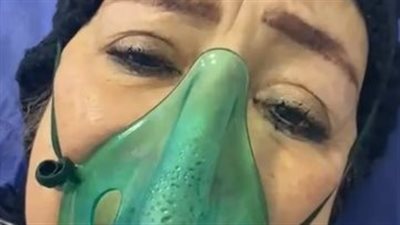 السيناريست هناء عطية تستغيث: بيتعاملوا معايا بعنف في المستشفى.. ومنعوا بنتي من زيارتي