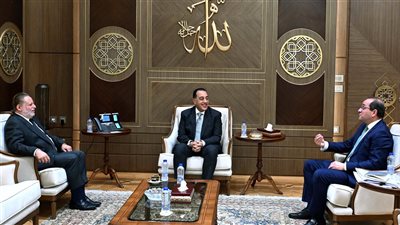 اجتماع ثلاثي لرئيس الوزراء مع محافظ البنك المركزي ووزير المالية لمتابعة التنسيق بين السياسة المالية والنقدية