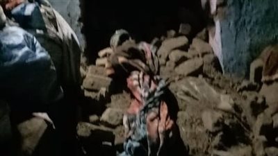 ماتت بمفردها ونجا صغارها.. مصرع سيدة في انهيار منزل بجوار معبد إسنا بالأقصر