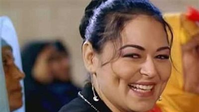 الفنانة نيڤين مندور     