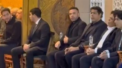 محمود سعد ولبلبة وريهام عبد الغفور وهشام ماجد أول الحضور لعزاء شقيقة عادل إمام