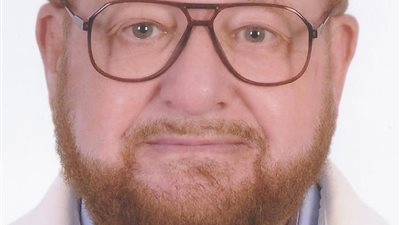 شارك في تصميم الذراع الروبوتية لمكوك الفضاء.. وفاة الدكتور طارق عبد الرحمن أستاذ هندسة الطيران 