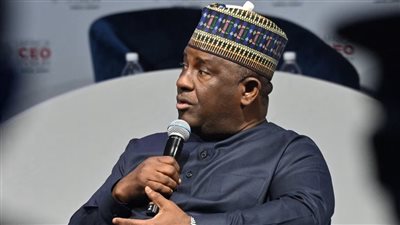 ملياردير نيجيري يخصص 20 مليون دولار لمكافأة موظفيه على فترة عملهم.. ما القصة؟