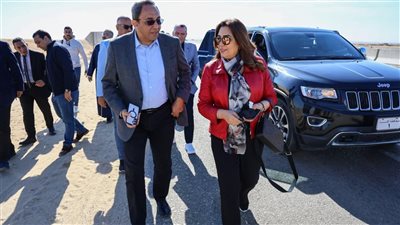 وزيرة التنمية المحلية ومحافظ قنا يتفقدان مشروع مصنع المعالجة الميكانيكية والبيولوجية والمدفن الصحي للمخلفات الصلبة بقوص