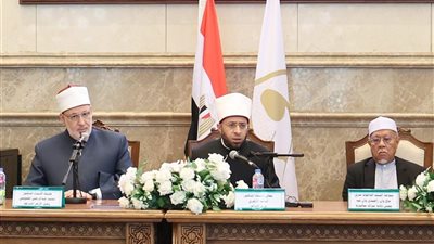 وزير الأوقاف لمتدربي ماليزيا بمسجد مصر: نزلتم في قلوبنا قبل أرضنا