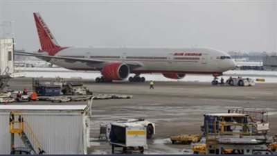 بسبب عطل فني.. هبوط اضطراري لطائرة بوينج 777 تابعة لـ إير إنديا الهندية