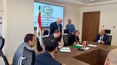 لتطوير الشبكة القومية.. الكهرباء توقّع عقد إحلال موصلات بطول 70 كم بالعاشر من رمضان