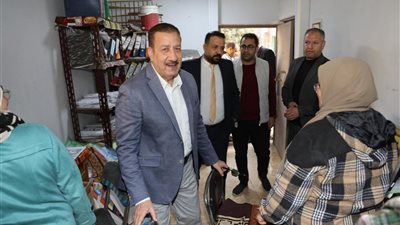 محافظ المنوفية يتفقد عيادة التأمين الصحي.. ويكلف بتوفير مقر جديد لمركز شبكات المرافق بقويسنا