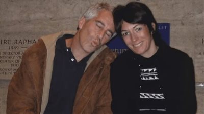 تفاصيل صادمة.. وثيقة ضمن ملفات إبستين تكشف طرق استدراج القاصرات ضحايا الإتجار في الجنس