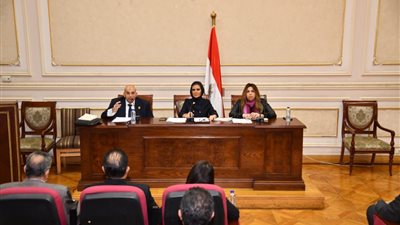 مناقشات باقتصادية الشيوخ لتفعيل المجلس الأعلى للضرائب 