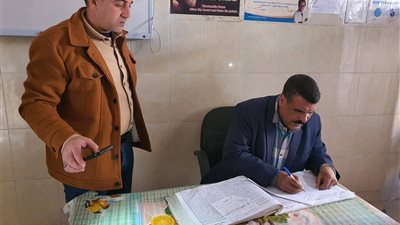 بسبب الغياب.. إحالة 18 من العاملين بوحدة طب الأسرة بنزلة علي في سوهاج للتحقيق