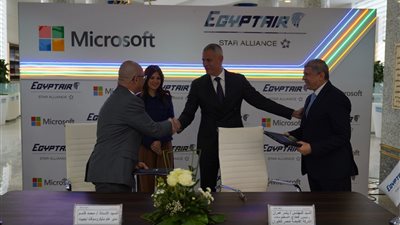 تعاون بين مصر للطيران ومايكروسوفت لتعزيز الابتكار والتحول الرقمي في قطاع الطيران