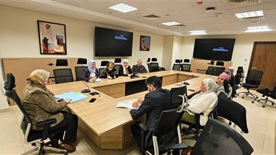 رئيسة قطاع التعليم العام تتابع امتحانات المواد العملية ونسب الحضور بالمدارس مع مستشاري المواد الدراسية