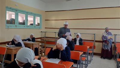 اليوم.. طلاب النقل بالثانوية الأزهرية يؤدون امتحان نصف العام في القرآن الكريم والصرف والفيزياء بجنوب سيناء