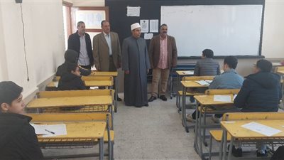 إنجليزي وتربية فنية.. طلاب النقل الثانوي الأزهري يواصلون امتحان نصف العام بجنوب سيناء 