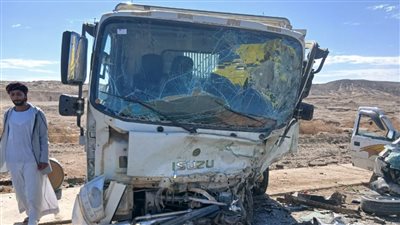 مصرع شخص وإصابة آخرين إثر تصادم سيارتي ربع نقل بطريق إدفو مرسى علم